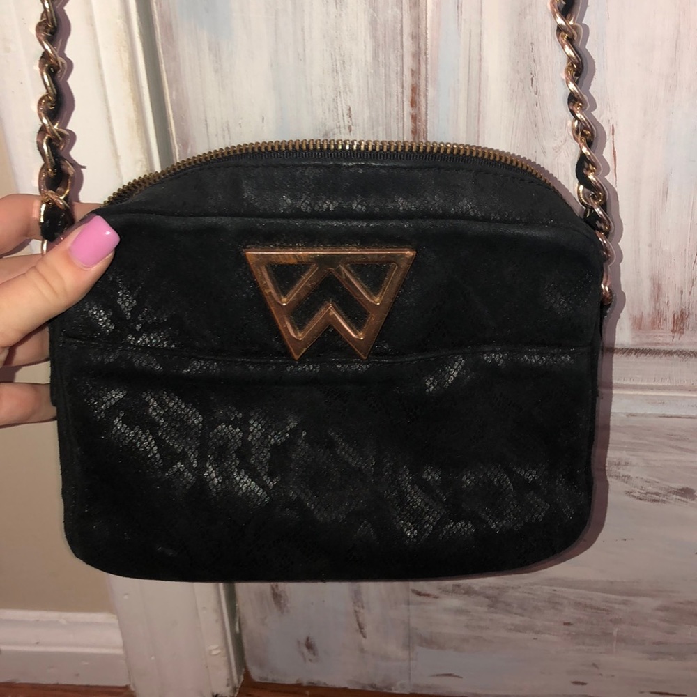 Black Kelly Wynne Purse